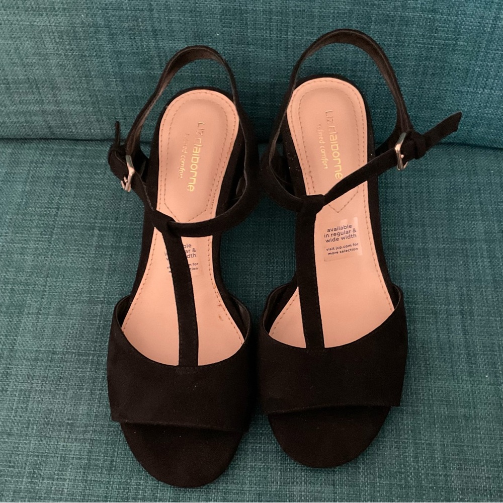 Liz Claiborne Black Velvet T Bar Strap Ladies Sandals/Shoes, Size 5 Unused